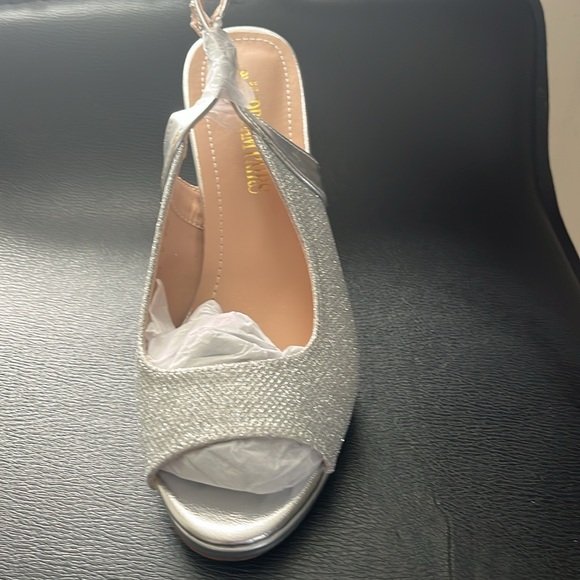 Dream Pairs silver wedged hill shoes - Picture 4 of 10